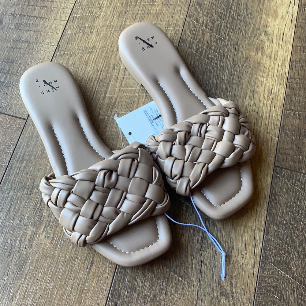 NWT Tan Braided Sandal